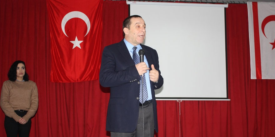 Serdar Denktaş: “Bu ülkenin geleceği artık sizlerin elinde”