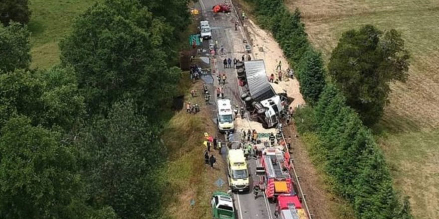 Şili'de üç araç çarpıştı: 9 ölü