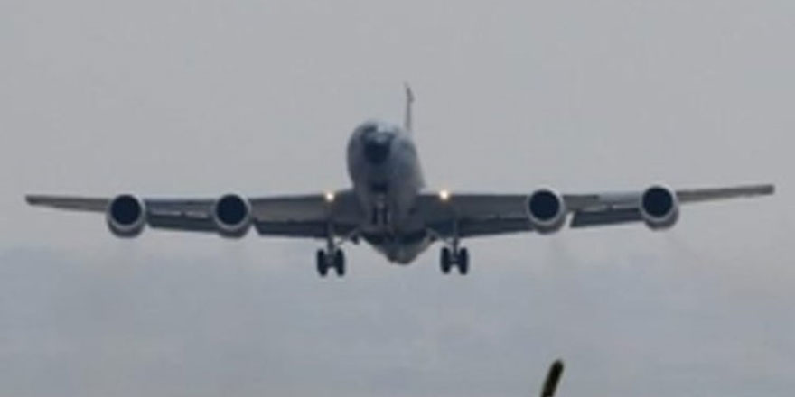 Rusya'da Boeing 737-800 tipi uçak acil iniş yaptı