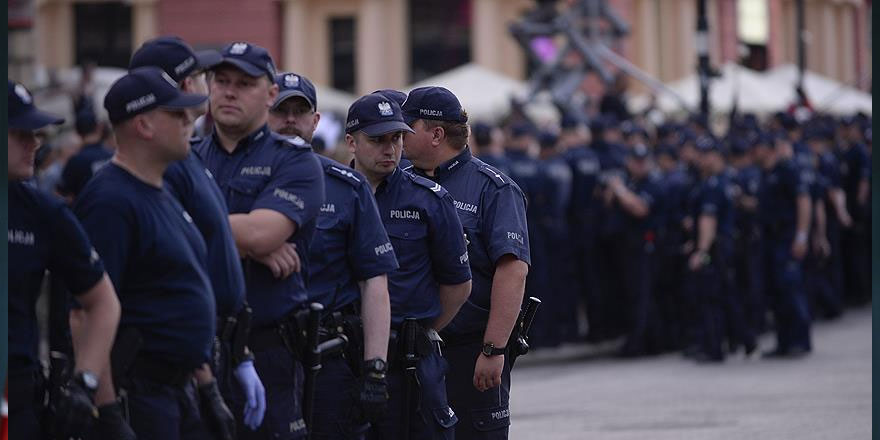 Polonya'da belediye başkanına bıçaklı saldırı