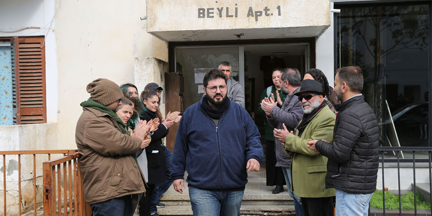 AKEL’den Karapaşaoğlu’na destek