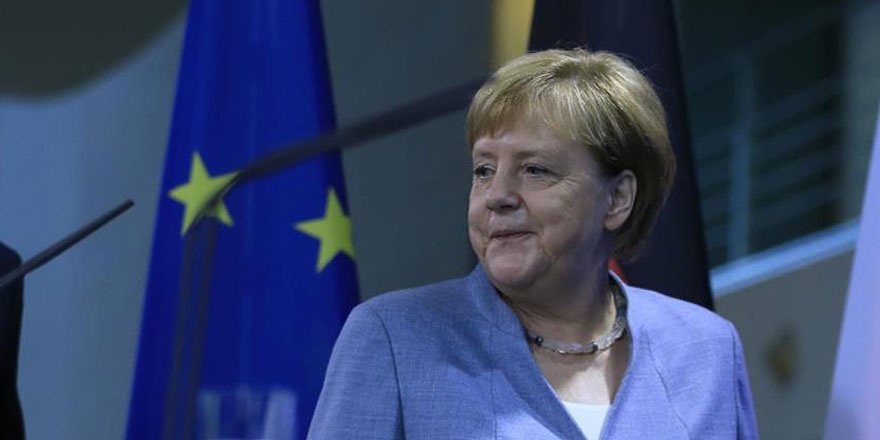 Merkel: " Kısa süreli bir uzatma üzerinde konuşulur"