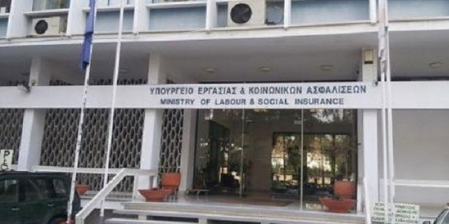 Ödenek alamayacağını öğrenince çalışma dairesi’ni yakmaya kalktı