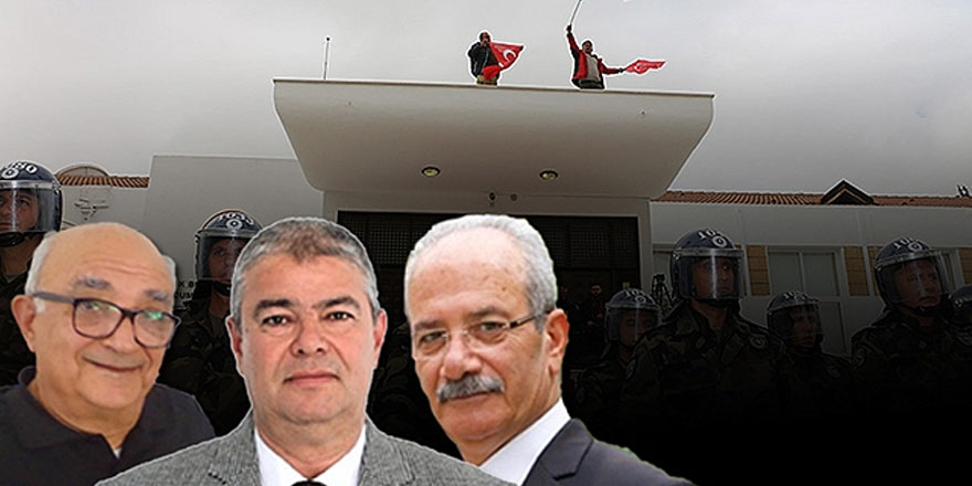 Demokrasi lekesi hala silinmedi