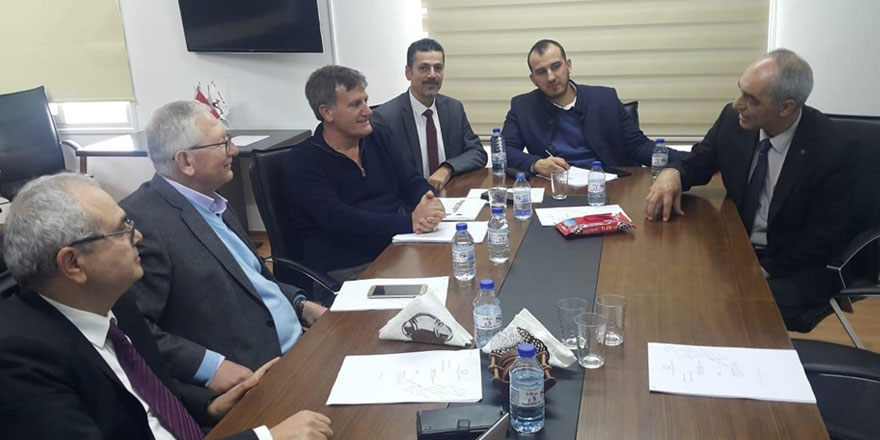 Kıb-Tek yetkilileri kurumu ziyaret eden YDP Başkanı Arıklı ile görüştü