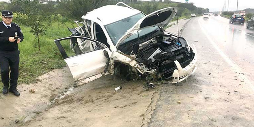 Araç hurdaya döndü