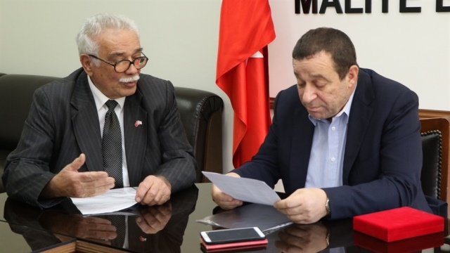 Başbakan Yardımcısı Denktaş, Emekli Mücahitler Derneği Üyeleri ile bir araya geldi