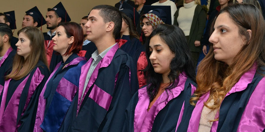 YDÜ Sağlık Bilimleri Fakültesi yeni mezunlarını verdi