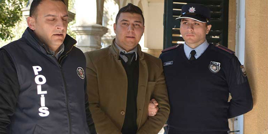 Arkadaşının hızsızlık anını telefona kaydetti