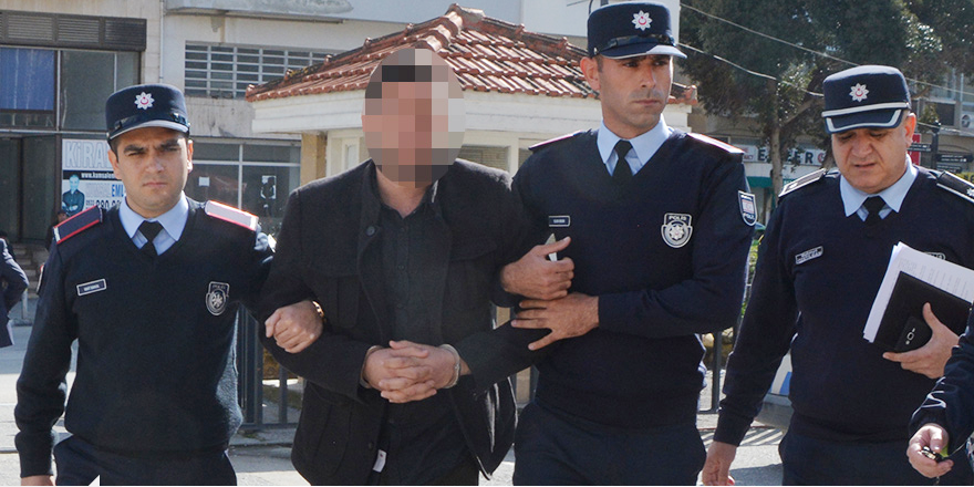 Duruşma boyunca gözyaşı döktü.