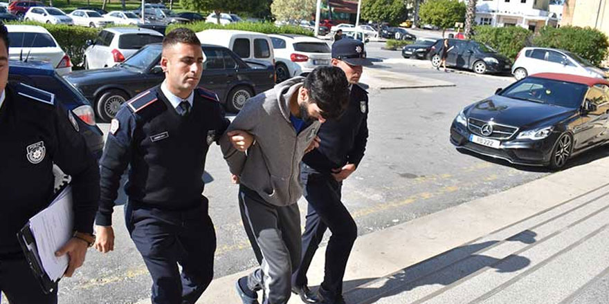 Çaldı, satmaya çalışırken tutuklandı