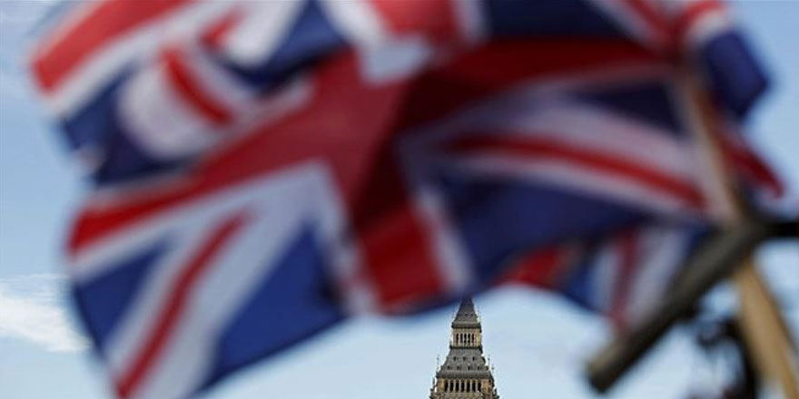 İngiltere'de ana muhalefetten yeni istifa