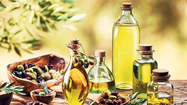 19 farklı zeytin yağı firmasının 8’inin ürününde tağşiş tespit edildi... 8 firmanın ürünleri toplatılıyor