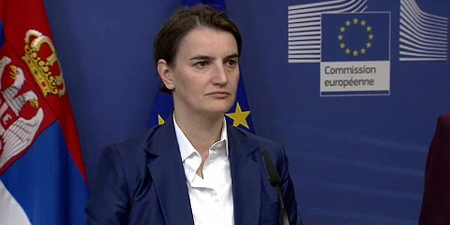 Sırbistan Başbakanı'nın eşcinsel hayat arkadaşı doğum yaptı