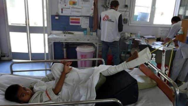 ABD'de güvencesiz hastalar saatlerce "mobil klinik" sırasında bekliyor