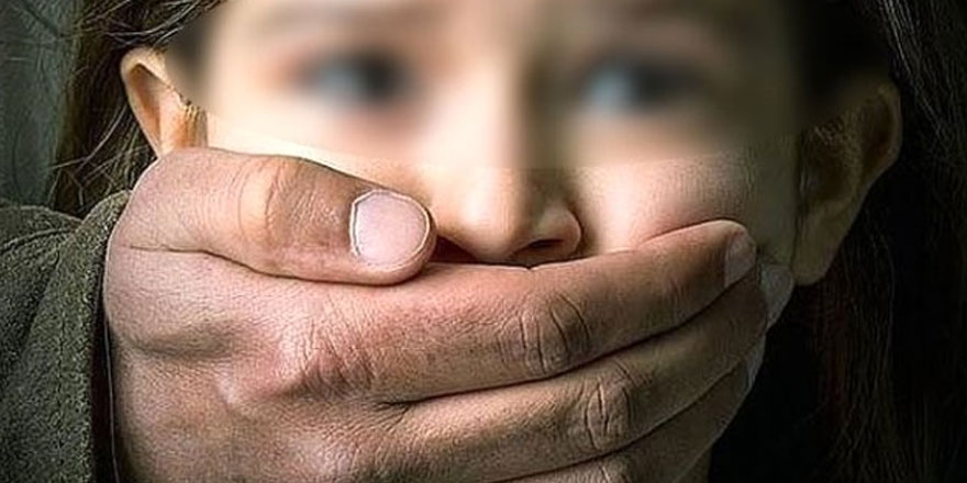 Ünlü Oyuncu, 12 Yaşındaki Kız Çocuğunu Taciz Etti!