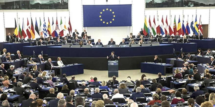 ‘Yasemin hareketi’ 6 kişilik bir listeyle Avrupa parlamentosu seçimlerine katılmaya karar verdi