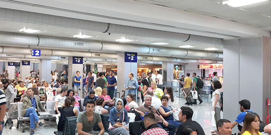 Uçak bilet fiyatlarında yarıya yakın düşüş