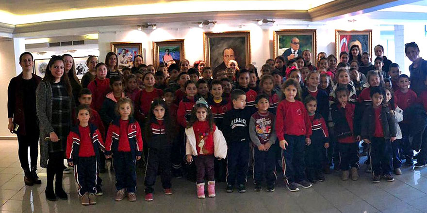 Türkmenköy İlkokulu öğrencileri “Dr. Fazıl Küçük ve Millî Mücadele” sergisini ziyaret etti