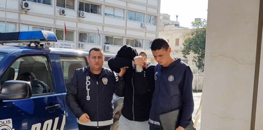 Sapıklar aramızda dolaşıyor