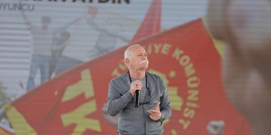 Komünistlerden coşkulu miting