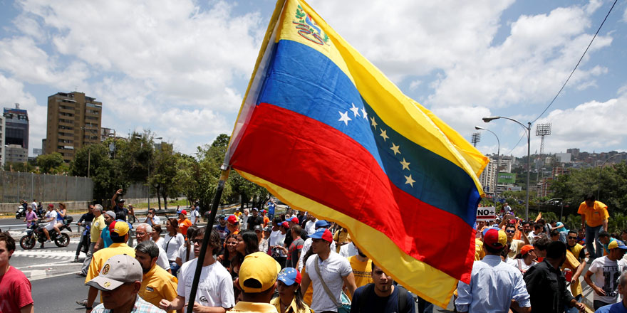 Venezuela elektriğe kavuştu