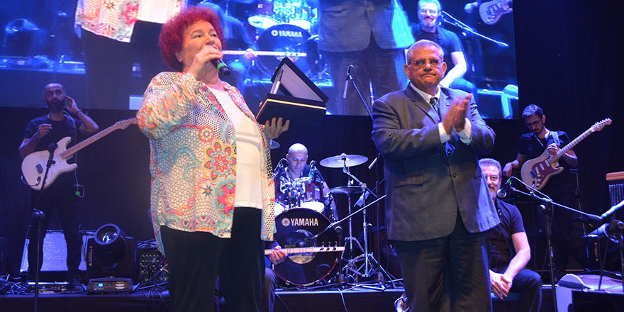 Selda Bağcan’dan DAÜ’de görkemli konser