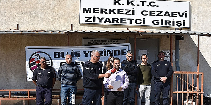 Gardiyan- Polis çatışmasına fırsat vermediler