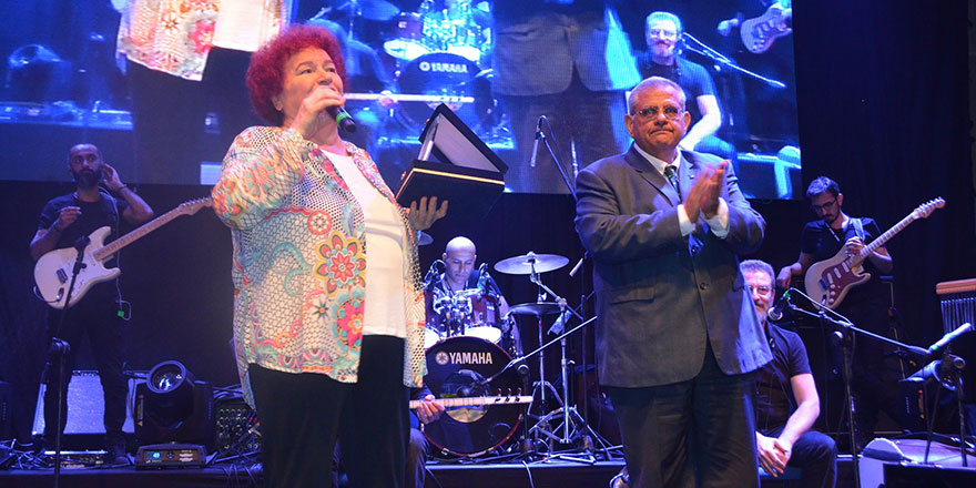 Selda Bağcan’dan DAÜ’de görkemli konser