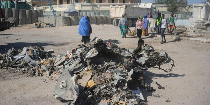Somali'de bomba yüklü araç patlatıldı