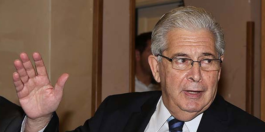 Galanos’tan Özersay’a itham…