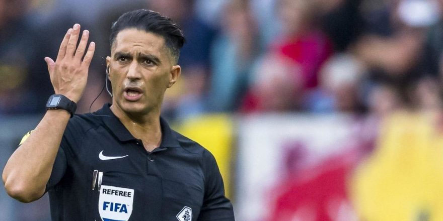 Kendisini Tanrı zannediyor