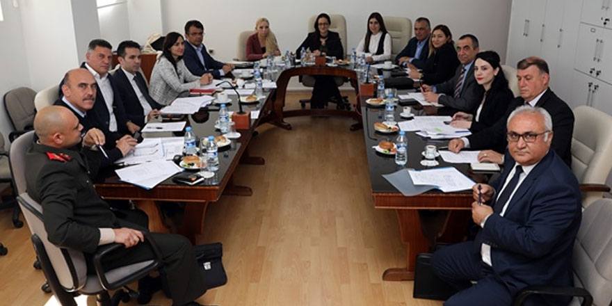 Ara seçim için 23 Haziran tarihi, komitede oy birliğiyle kabul edildi