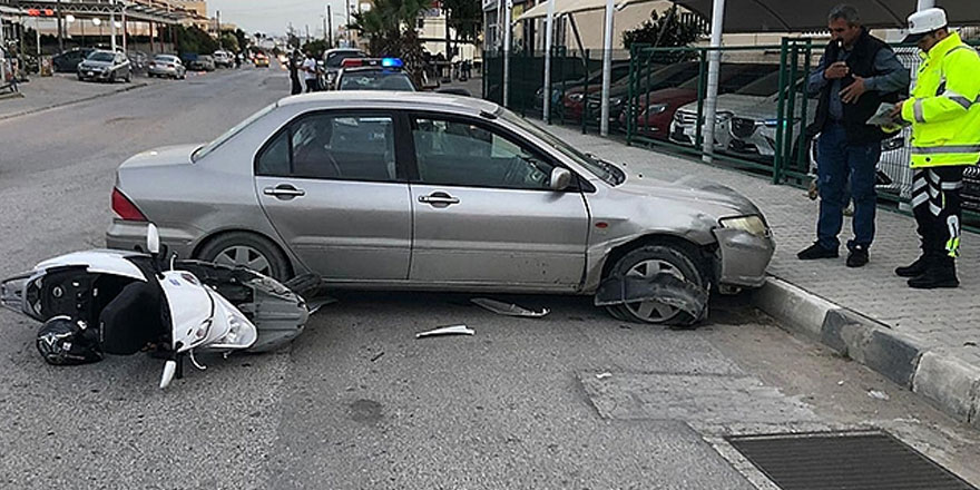Motosikletlinin önünü kesti