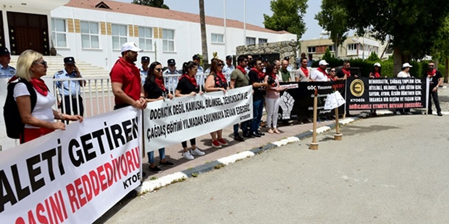 KTOEÖS meclis önünde eylem yapıyor