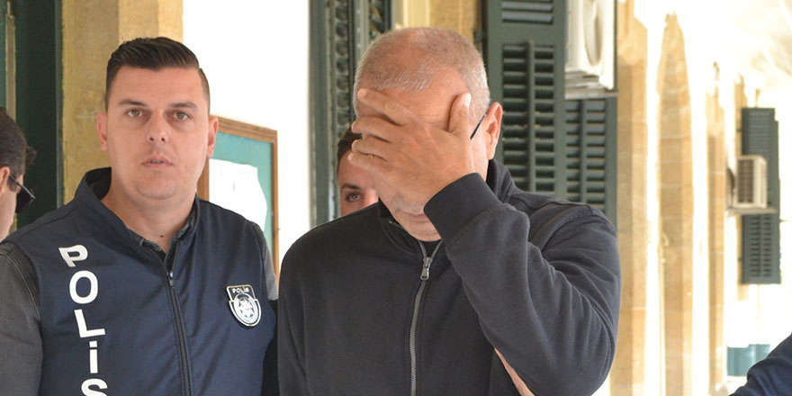 Kamu görevlisine 1 yıl hapislik