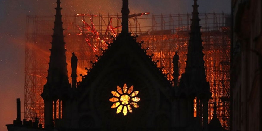 UNESCO'dan Notre Dame Katedrali'nin restorasyonuna destek