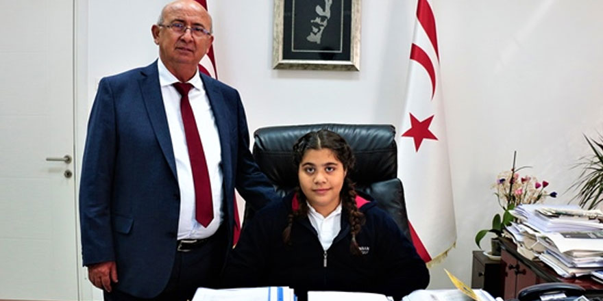 Özyiğit, öğrencilere Atatürk’ün yaptıklarını ve barışın önemini anlattı