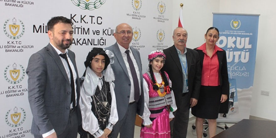 Özyiğit 23 Nisan çocuk festivali konuklarından bir heyeti kabul etti