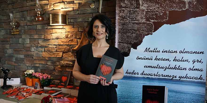 Arısoy’un yeni romanı Aşk’a Kadar Kapalıyız, Hayykitap etiketiyle kitapçılarda!