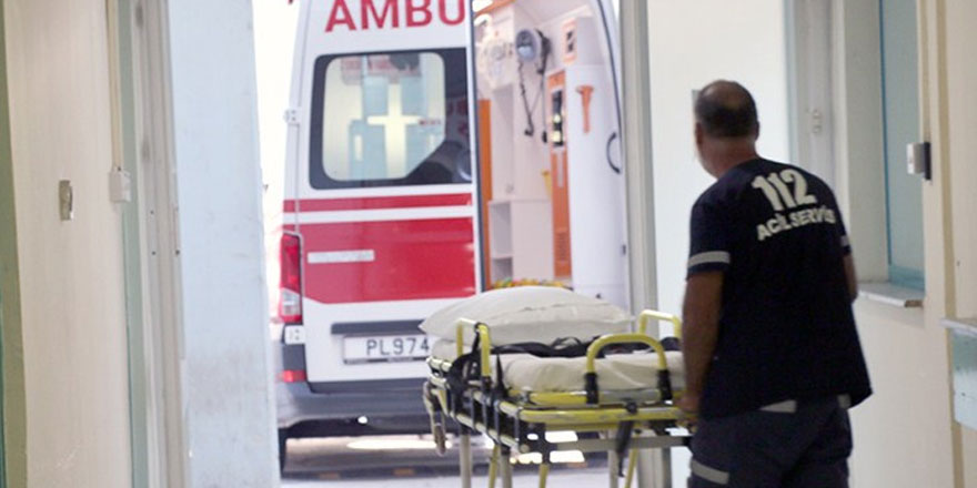 Alkollü genç balkondan düştü