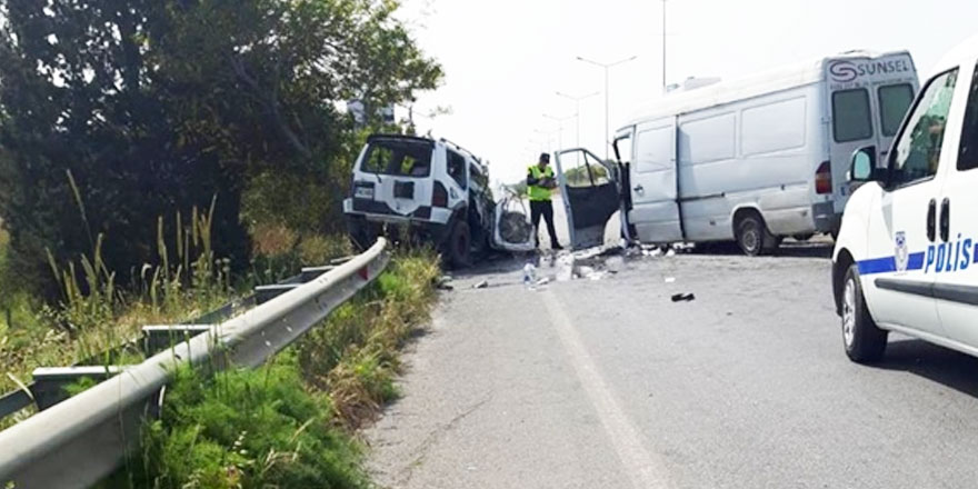 Lefkoşa-Girne ana yolunda meydana gelen kazada 4 kişi yaralandı