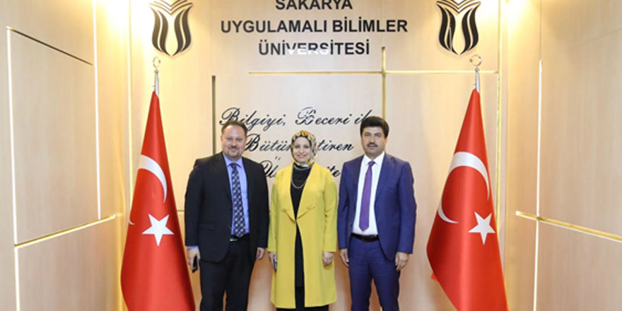 Öztürkler: "Türkiye'den gelen öğrenciler de TL üzerinden ödeme yapıyor"