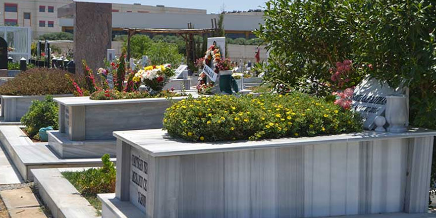 Ölülere de saygı kalmadı