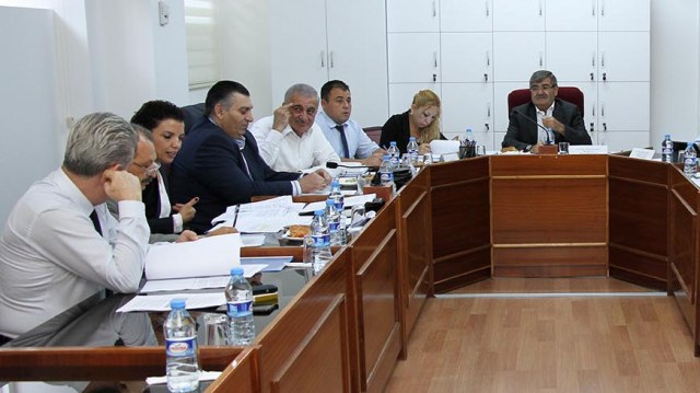 İdari Kamu ve Sağlık İşleri Komitesi bazı yasa önerilerini görüştü