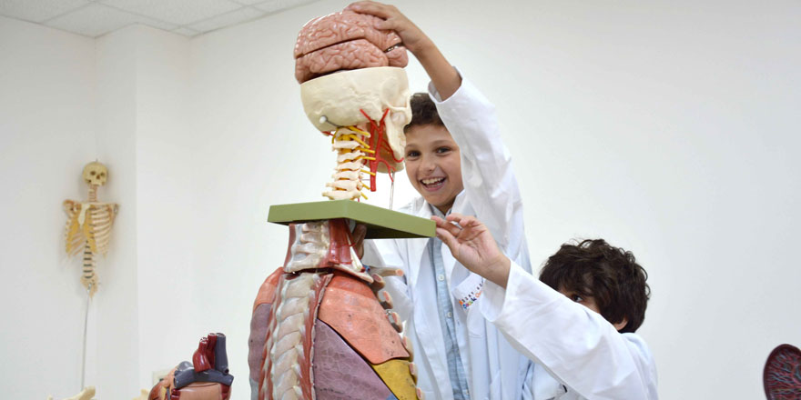 Akıncı Özay Günsel Çocuk Üniversitesinin İlk Dersini Verecek…