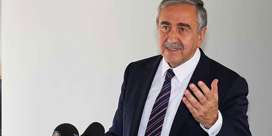 Cumhurbaşkanı Mustafa Akıncı açıklama yapıyor