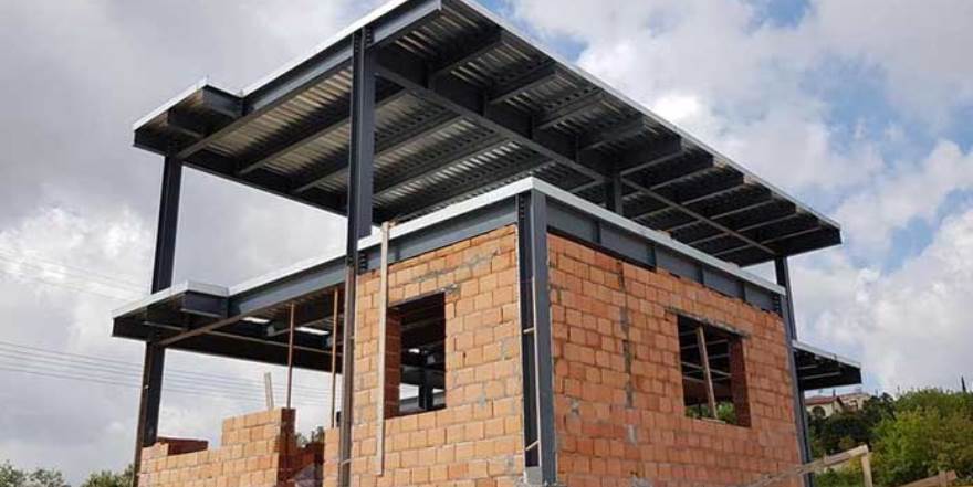 Çelik ev vaadiyle 260 bin TL dolandırdı