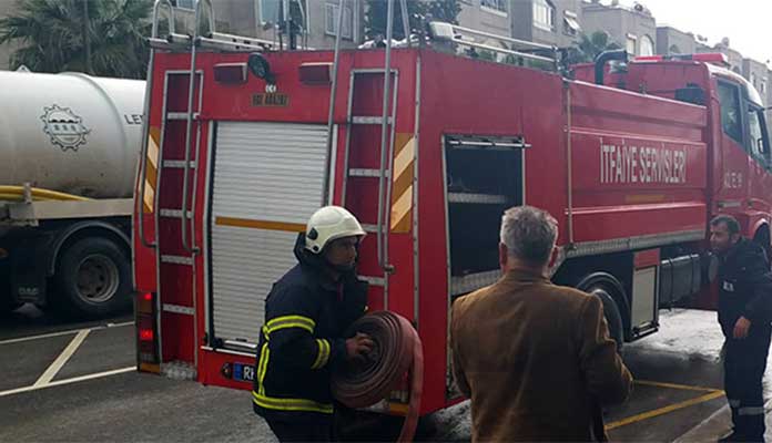 Aşırı ısınan buzluk yangın çıkardı