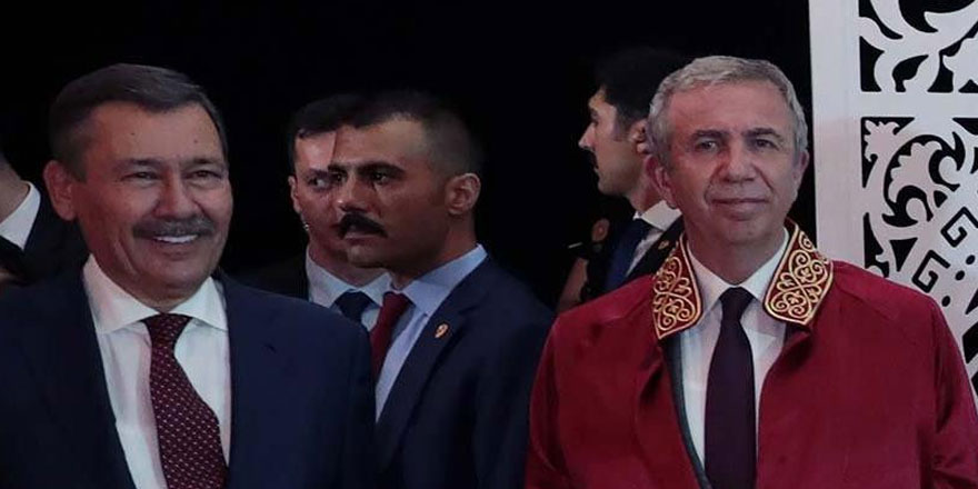 Yavaş’a demediğini bırakmamıştı yanında gülerek poz verdi!